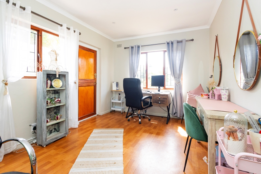 4 Bedroom Property for Sale in Stellenridge Western Cape